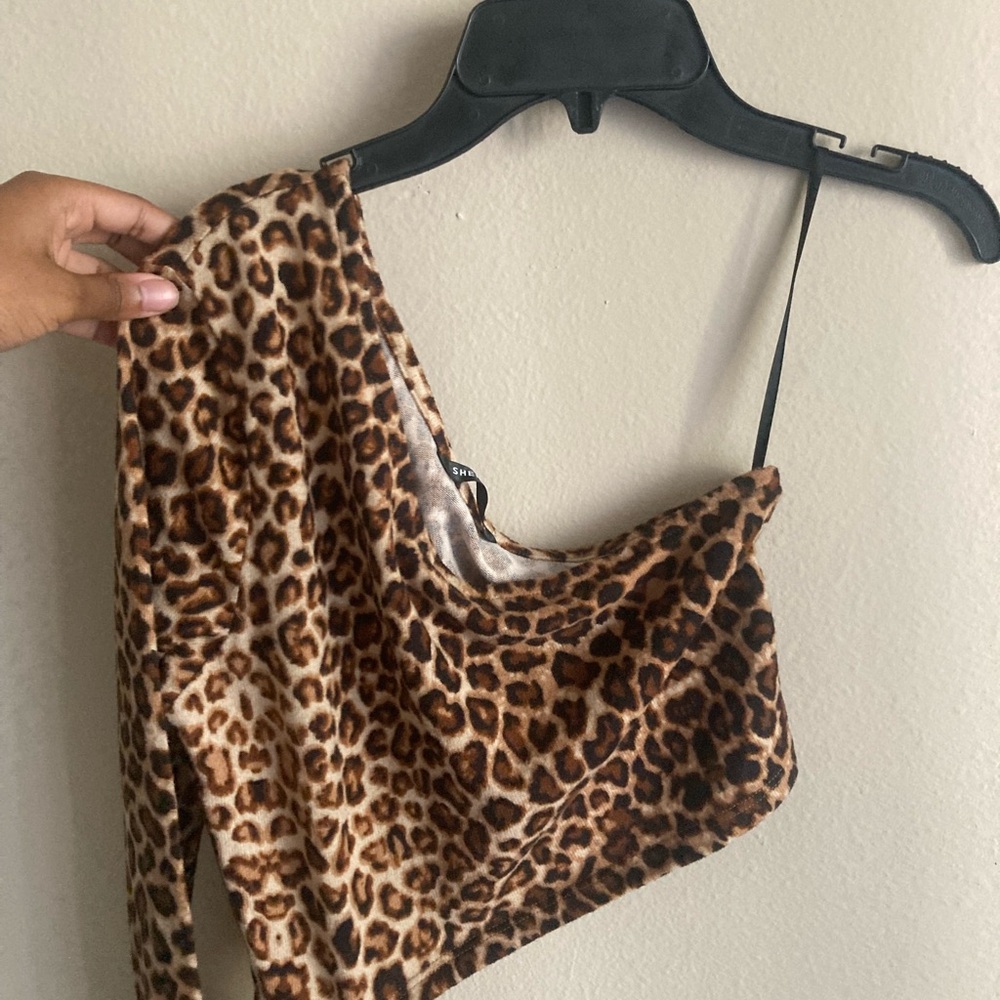 Leopard Print One-Shoulder Top